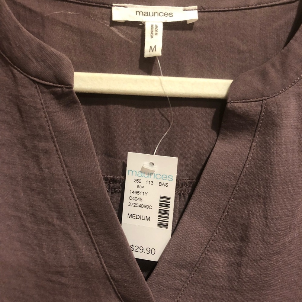 Maurice’s polyester top - Picture 3 of 3
